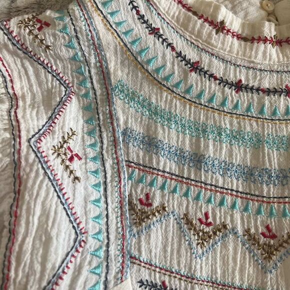 Boho Embroidered Fluttery Top - Picture 4 of 8